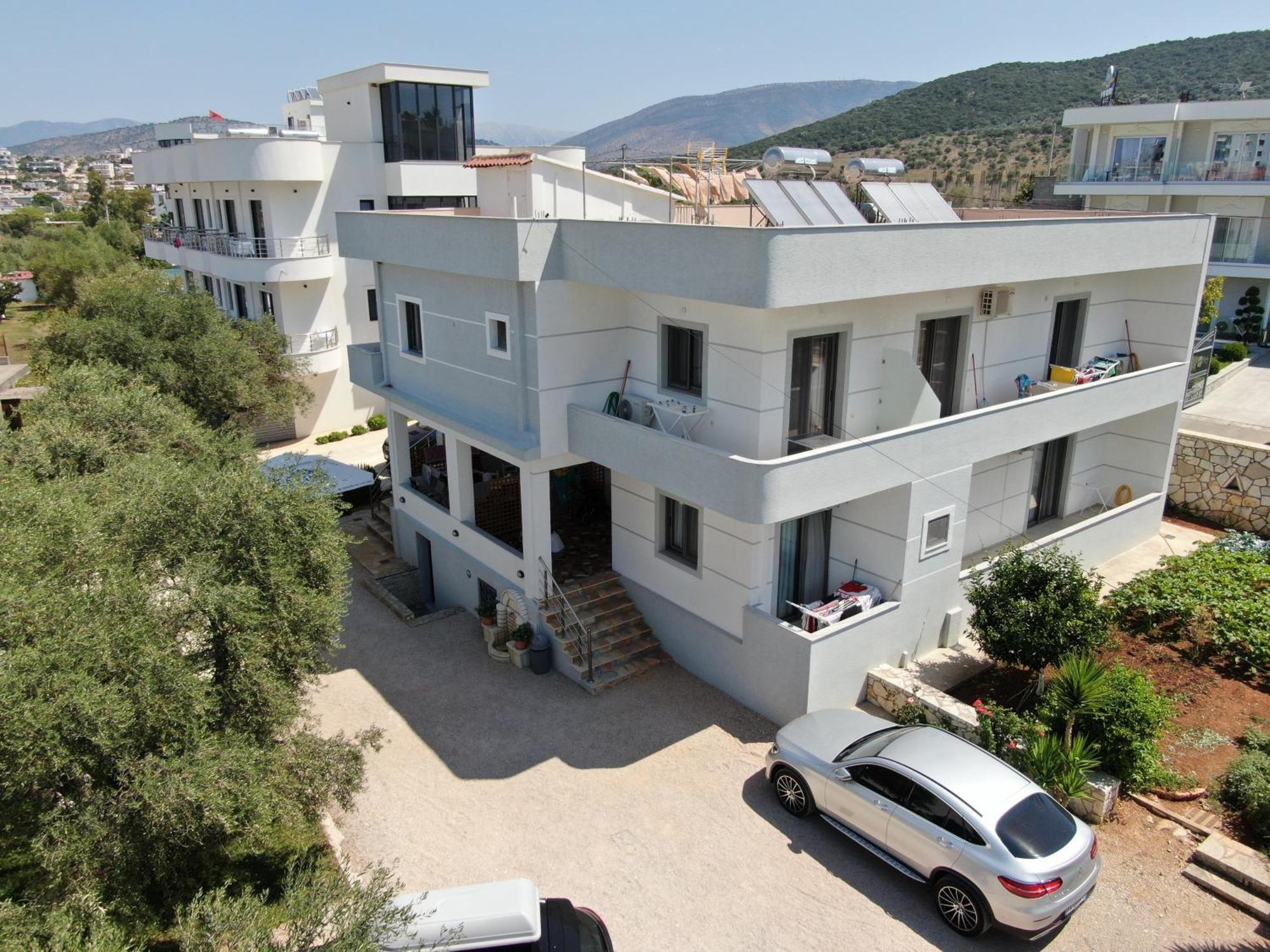 Apartament Erjon